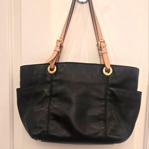 Michael Kors Elegant Black Leather Tote Bag